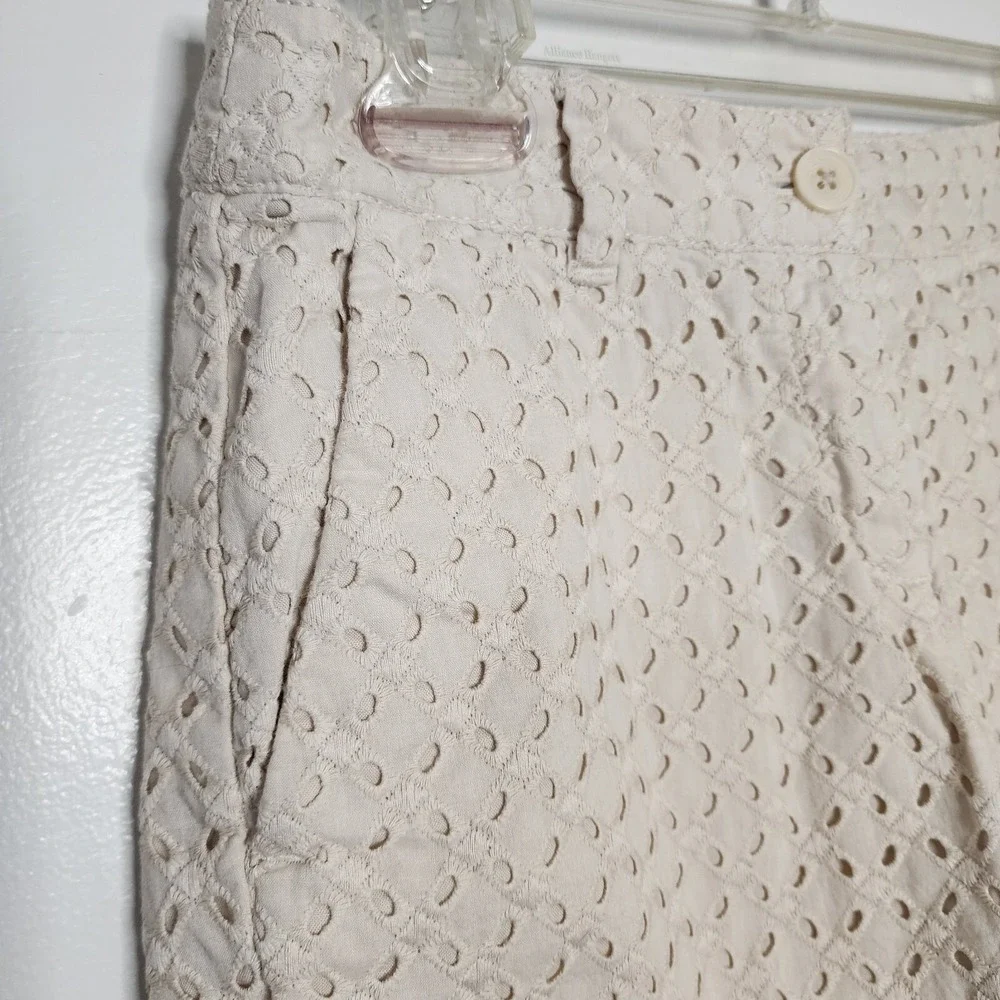 Ann‎ Taylor LOFT Size 00 Ivory Cream Eyelet Cloth Mid Rise Original Shorts